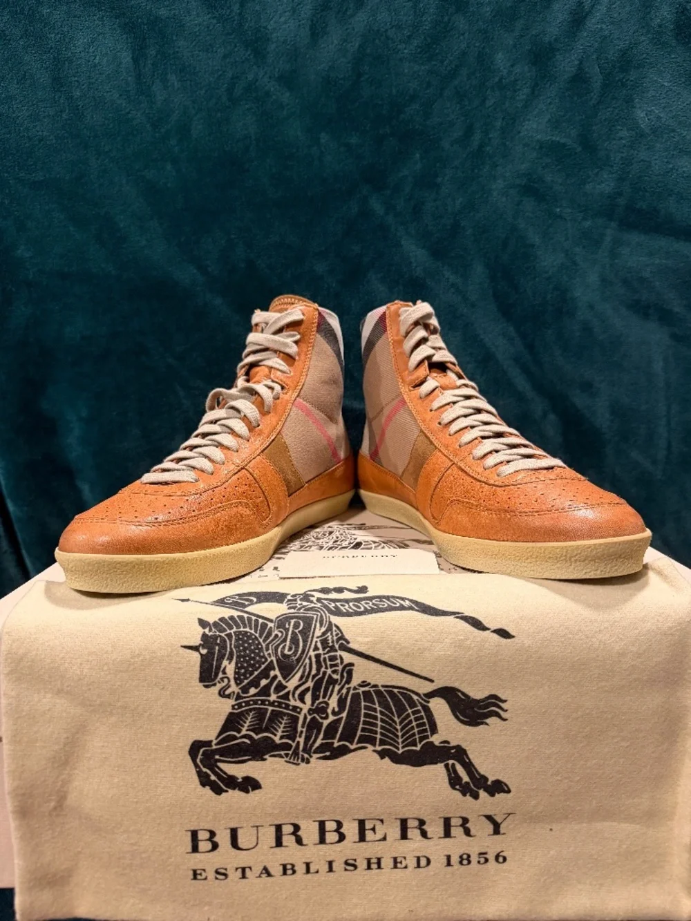 Burberry men sneakers